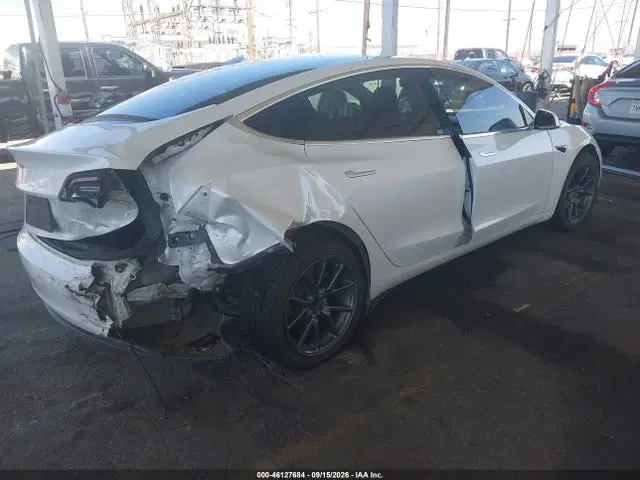 2018 Tesla MODEL 3 VIN 5YJ3E1EA6JF162143 фото 4