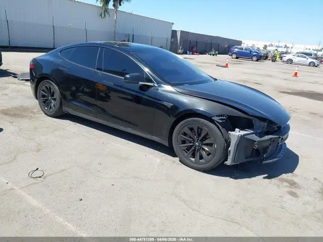 5YJSA1H15EFP34795 — 2014 Tesla Model S P85, Front End, фото до ремонта