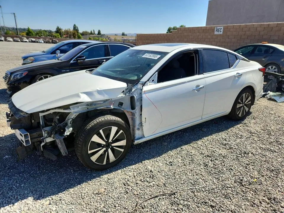 1N4BL4DV4LC269009 — 2020 Nissan Altima, Передняя часть, фото до ремонта