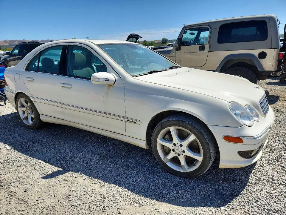 2007 MERCEDES-BENZ C VIN WDBRF52H17A938565 фото 4