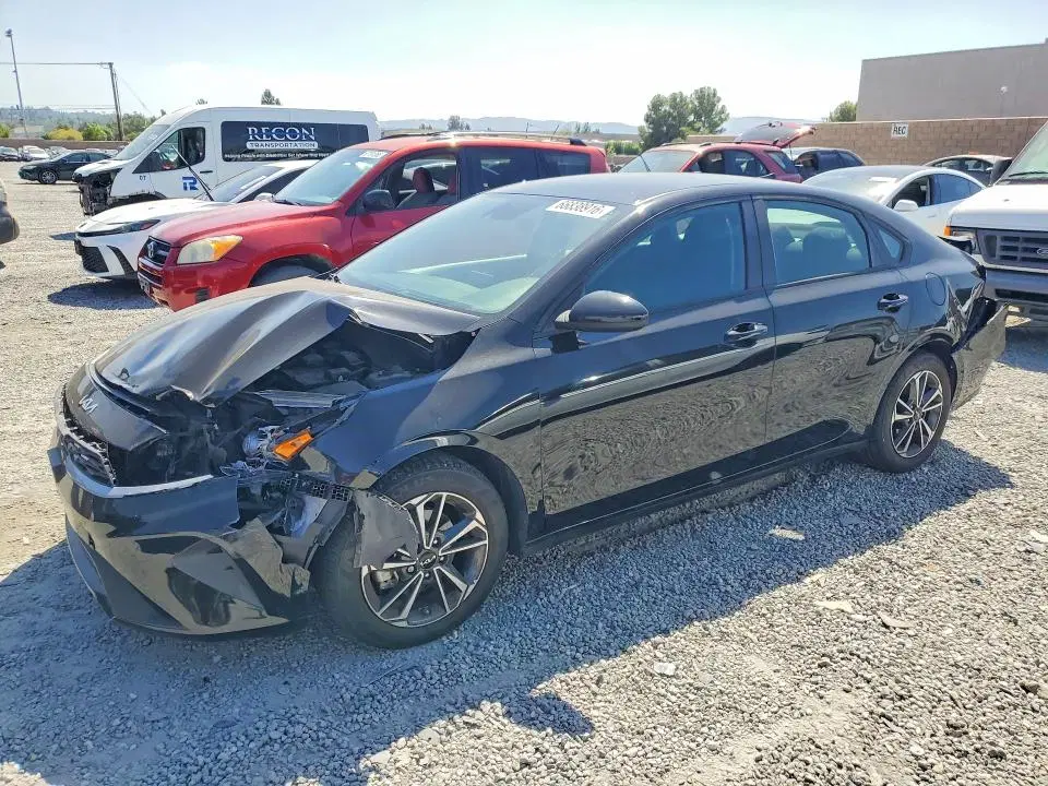 3KPF24AD6RE759219 — 2024 Kia Forte, Задняя часть, фото до ремонта