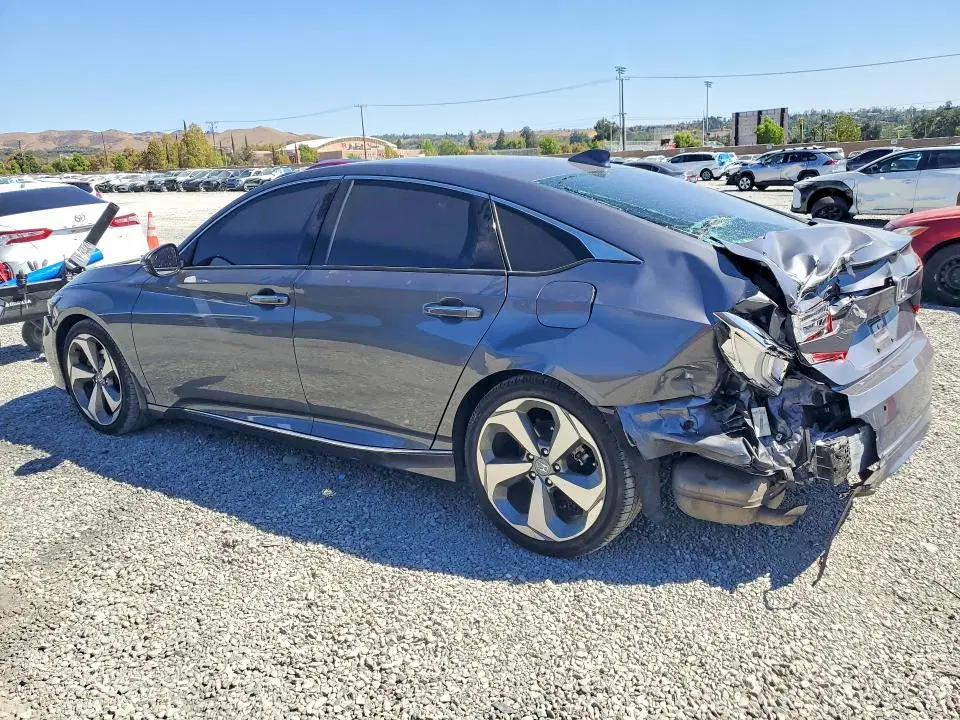 1HGCV1F93JA090798 — 2018 Honda Accord, Задняя часть (Rear End), фото до ремонта