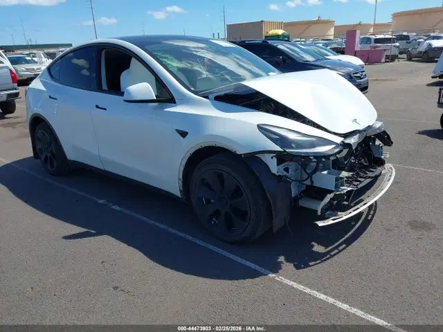 7SAYGDEE9PF685169 — 2023 Tesla Model Y Awd/long Range Dual Motor All-wheel Drive, Передняя часть, фото до ремонта