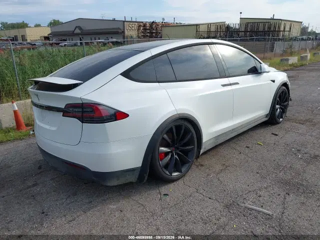 2020 Tesla MODEL X VIN 5YJXCDE26LF234348 фото 4