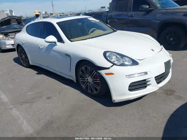 WP0AA2A7XFL001429 — 2015 Porsche Panamera 4, Передняя часть слева (Left Front), фото до ремонта