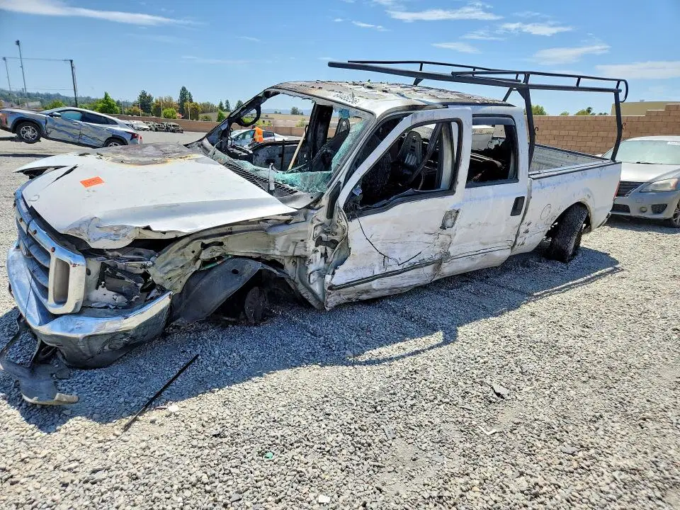 3FTNW20S9YMA77699 — 2000 Ford F250, BURN, фото до ремонта