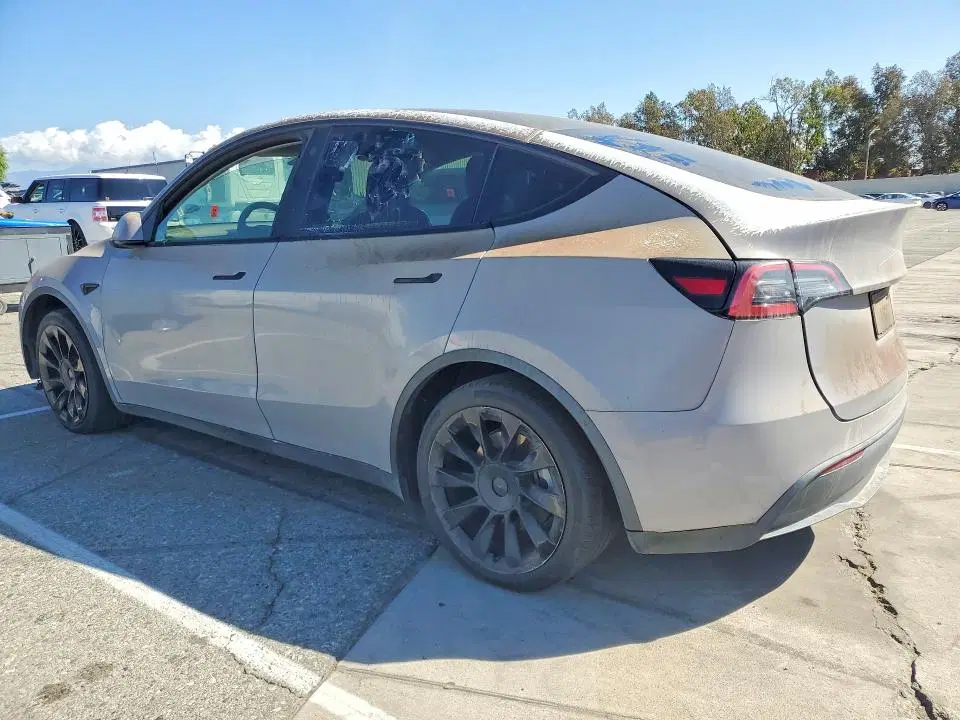 2021 Tesla Model Y VIN 5YJYGDEE1MF239767 фото 2
