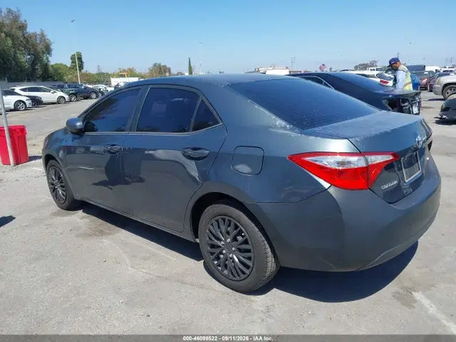 2015 Toyota COROLLA LE VIN 5YFBURHEXFP186467 фото 3
