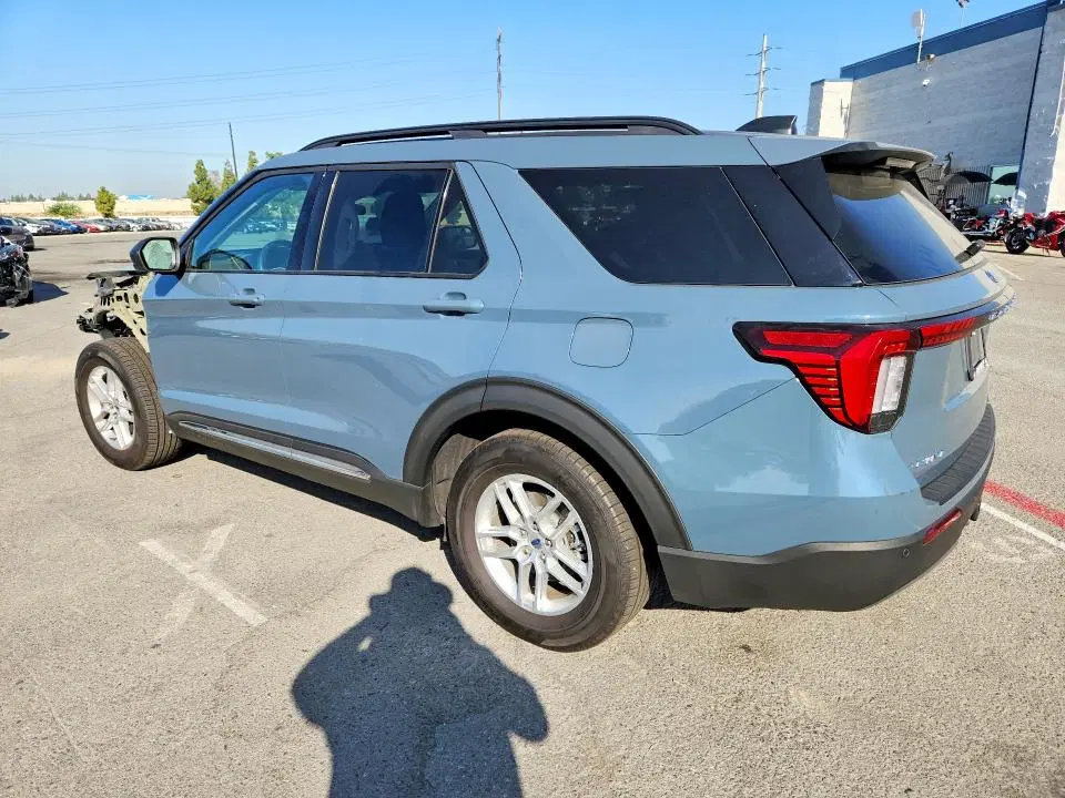 2025 Ford Explorer VIN 1FMUK7DH9SGC56146 фото 2
