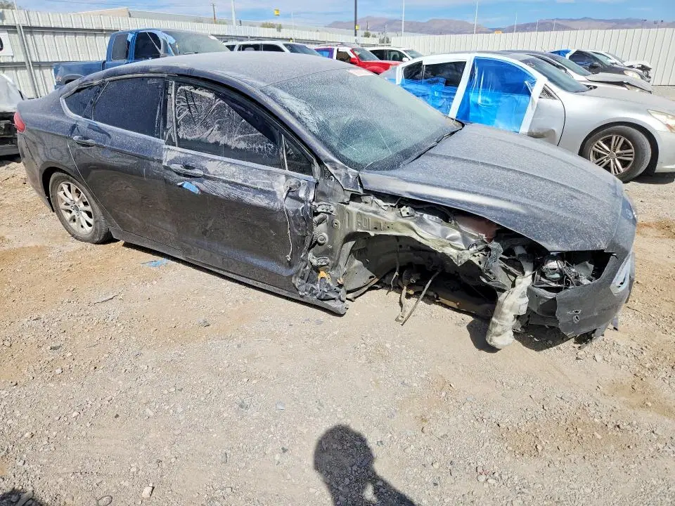 2017 Ford Fusion VIN 3FA6P0G76HR105779 фото 4