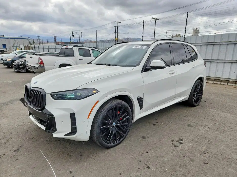 5UX13EU0XR9U59241 — 2024 BMW X5, Передняя часть (Front End), фото до ремонта