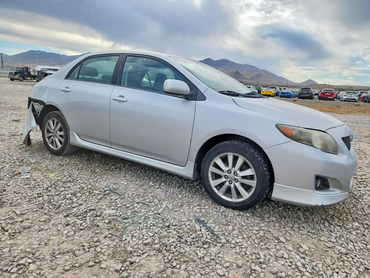 2010 Toyota Corolla S VIN 2T1BU4EE5AC419686 фото 4