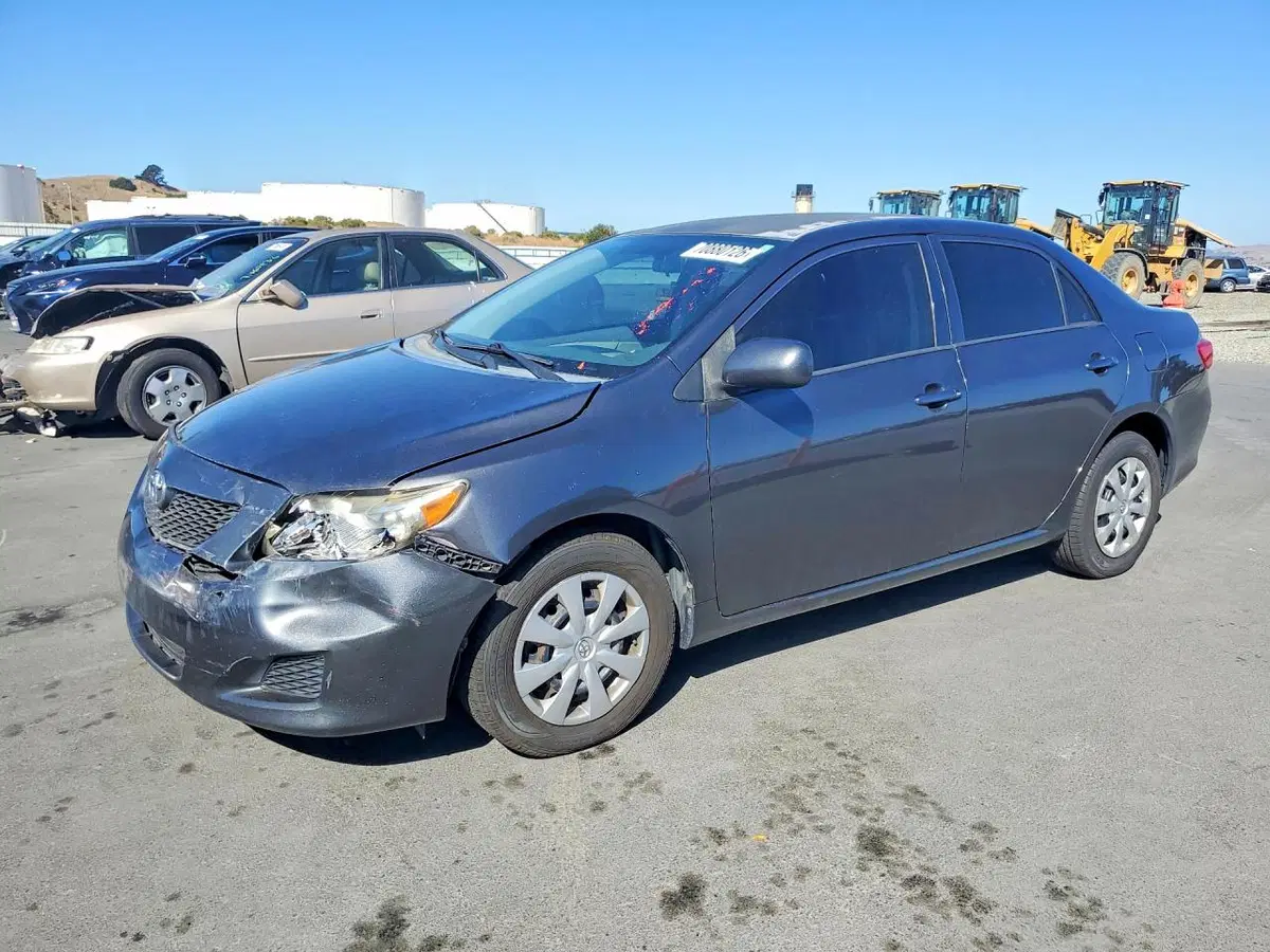 2T1BU4EE2AC322591 — 2010 Toyota Corolla, Передняя часть, фото до ремонта