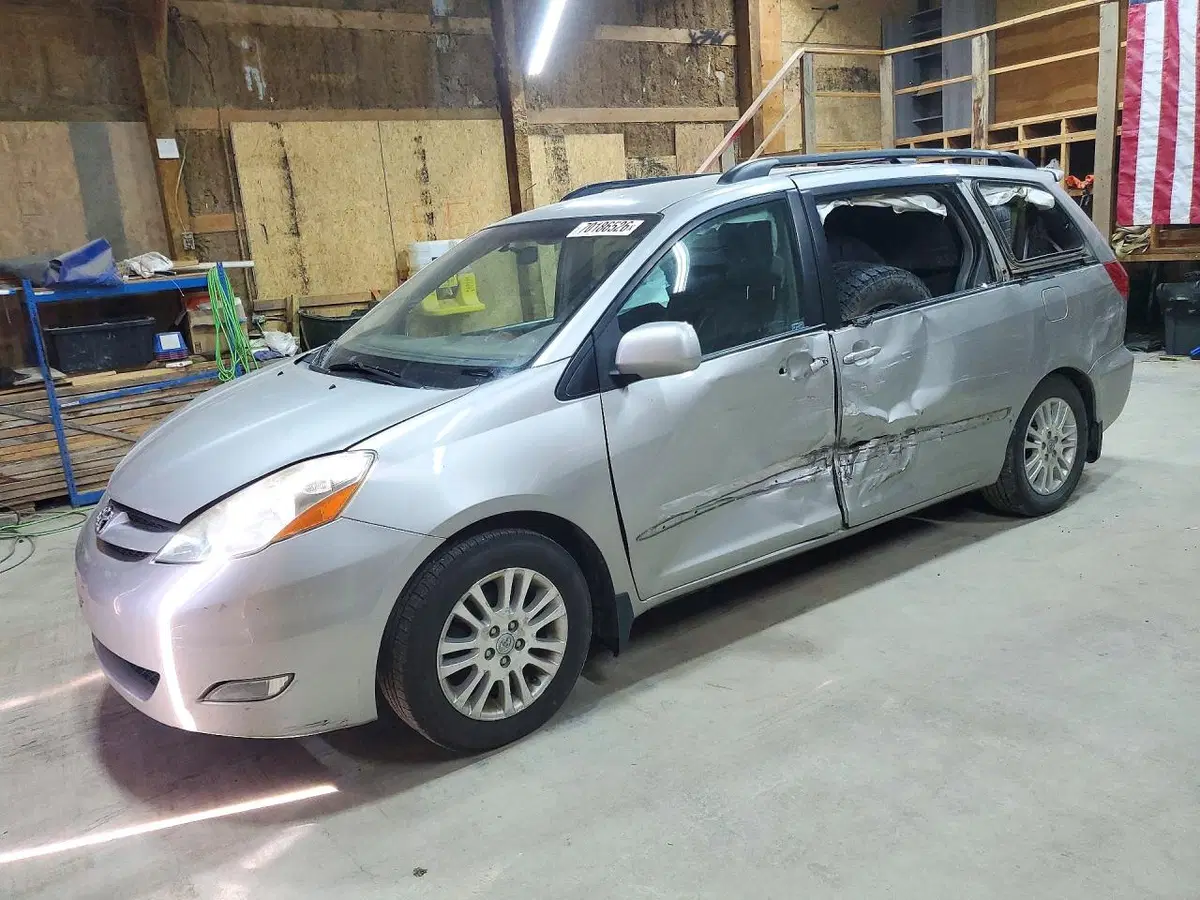 5TDYK4CC4AS328871 — 2010 Toyota Sienna, Сторона, фото до ремонта