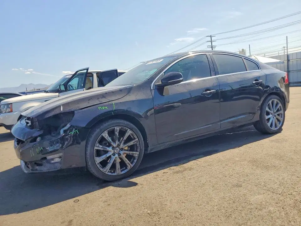 LYV402HM9JB174478 — 2018 Volvo S60, Передняя часть, фото до ремонта