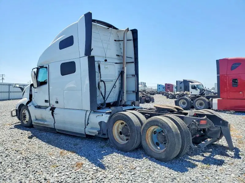 2022 Volvo VN VIN 4V4NC9EJ1NN305993 фото 3
