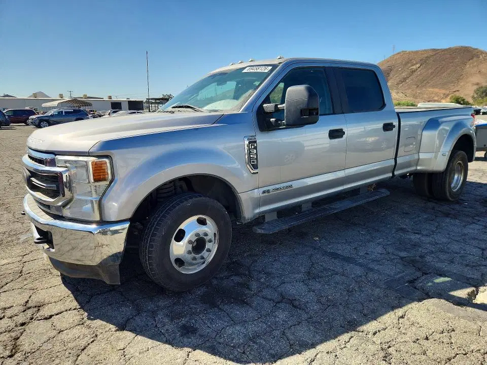 1FT8W3CT4NEE76917 — 2022 Ford F350, Minor Dent/scratches, фото до ремонта