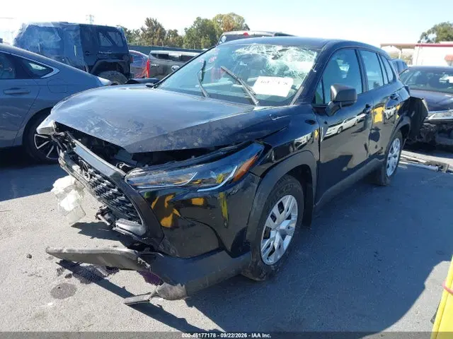 2022 Toyota Corolla Cross L VIN 7MUAAABG0NV037304 фото 2