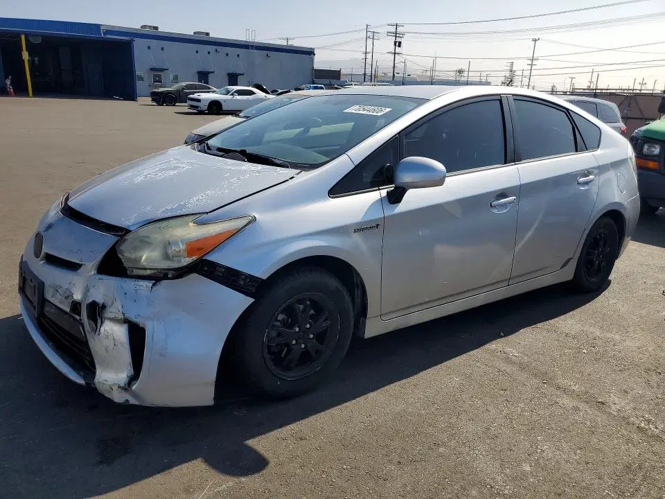 JTDKN3DU5C5446287 — 2012 Toyota Prius, FRONT END, фото до ремонта