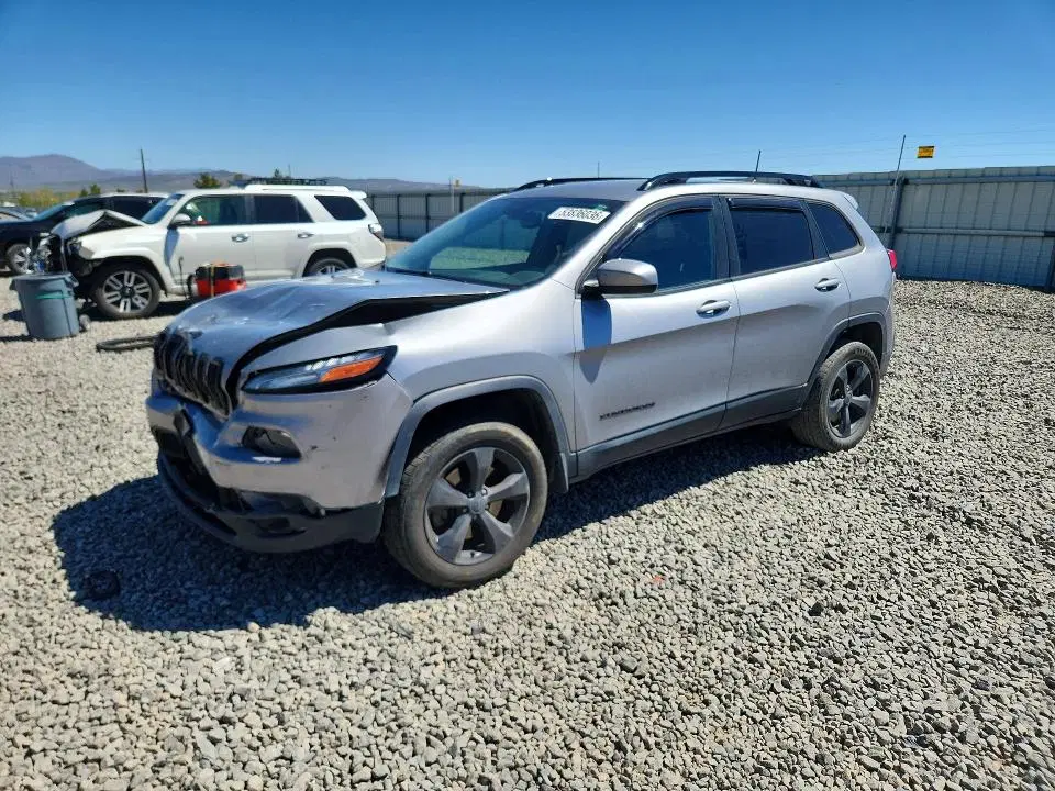 1C4PJMCS9GW191540 — 2016 Jeep Cherokee, Front End, фото до ремонта