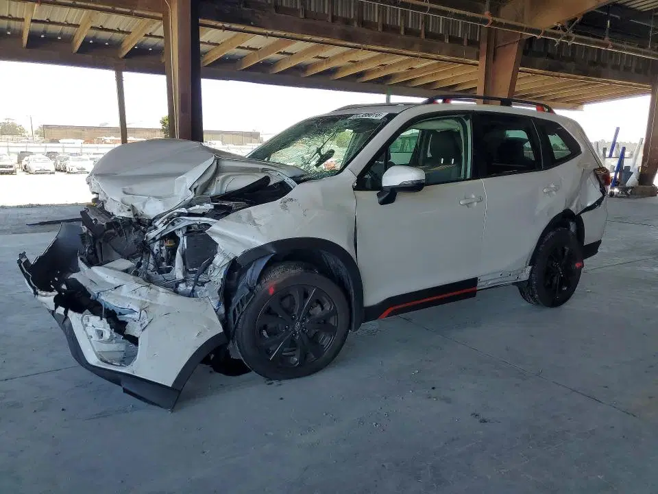 JF2SKARC1MH570507 — 2021 Subaru Forester, Front End, фото до ремонта