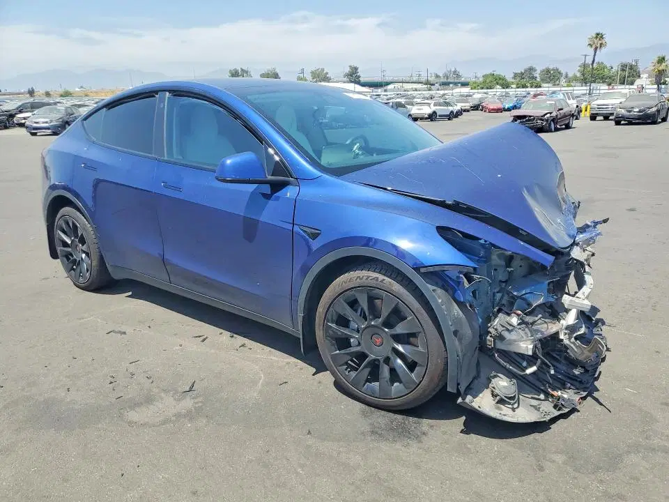 2022 TESLA MODEL Y VIN 7SAYGDEE2NF425872 фото 4