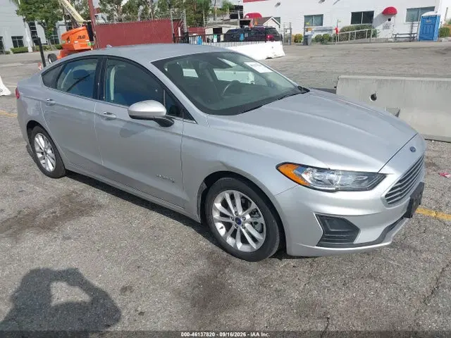 3FA6P0LU9KR100420 — 2019 Ford Fusion Hybrid SE, Normal Wear & Tear, фото до ремонта