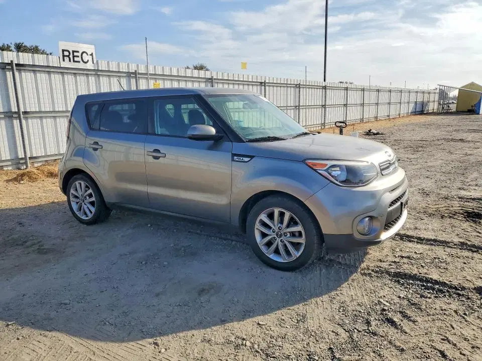 2018 KIA Soul VIN KNDJP3A56J7536228 фото 4