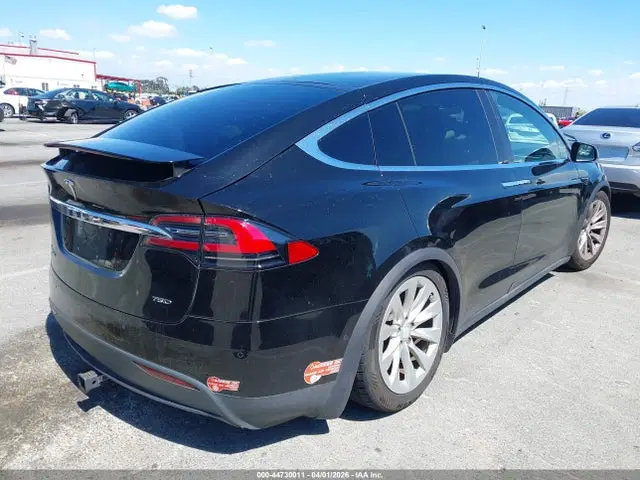 2017 Tesla Model X 100d/75d/90d VIN 5YJXCAE25HF055739 фото 4