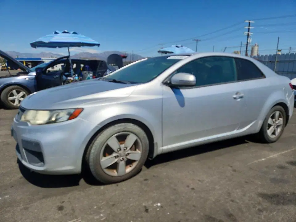 KNAFU6A24C5597756 — 2012 Kia Forte KOUP, Задняя часть (Rear End), фото до ремонта