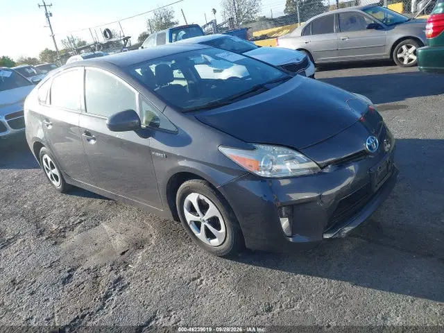 JTDKN3DUXE0389391 — 2014 Toyota Prius Two, Естественный износ (Normal Wear & Tear), фото до ремонта