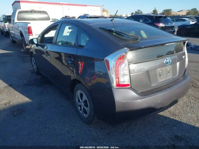 2014 Toyota Prius Two VIN JTDKN3DUXE0389391 фото 3