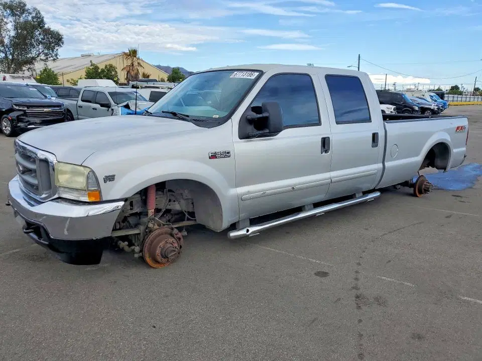 1FTSW31S23ED71175 — 2003 Ford F350, VANDALISM, фото до ремонта