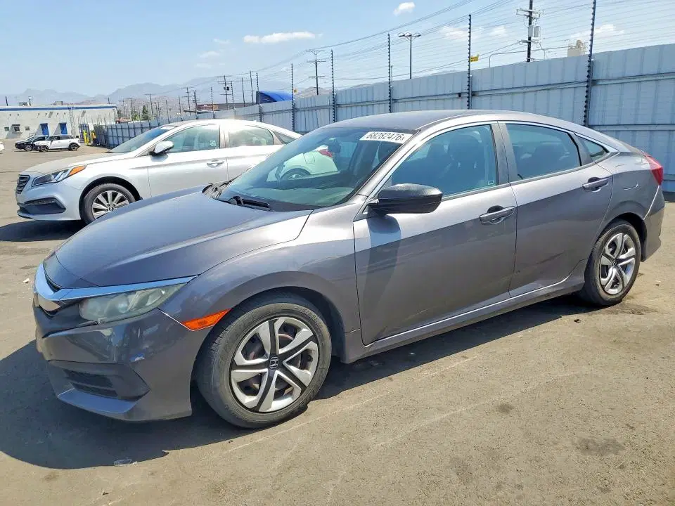 2HGFC2F50GH555862 — 2016 Honda Civic, Передняя часть, фото до ремонта