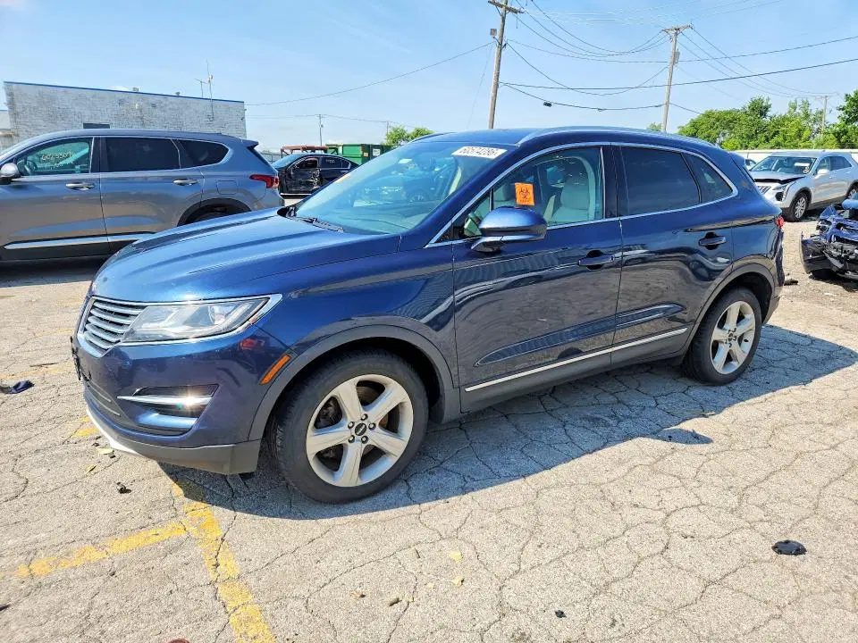 5LMCJ1D97HUL50246 — 2017 Lincoln MKC, Подтопление, фото до ремонта
