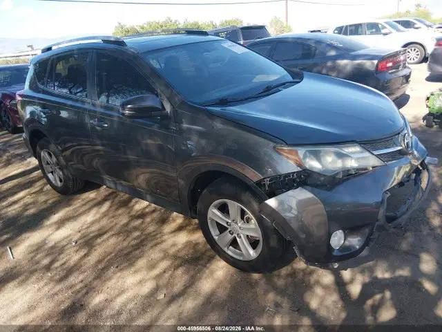 2T3WFREVXEW120005 — 2014 Toyota RAV4 XLE, Передняя часть, фото до ремонта