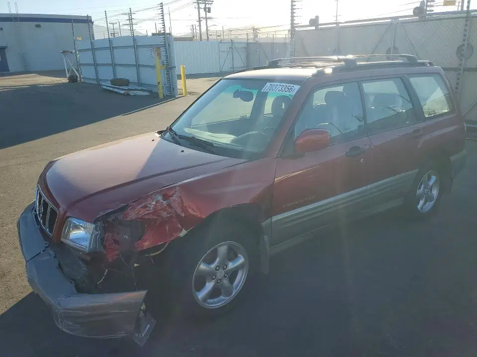 JF1SF65581H766002 — 2001 Subaru Forester, FRONT END, фото до ремонта