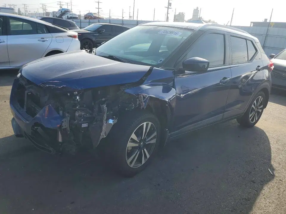 3N1CP5CV9LL516770 — 2020 Nissan Kicks, Передняя часть, фото до ремонта