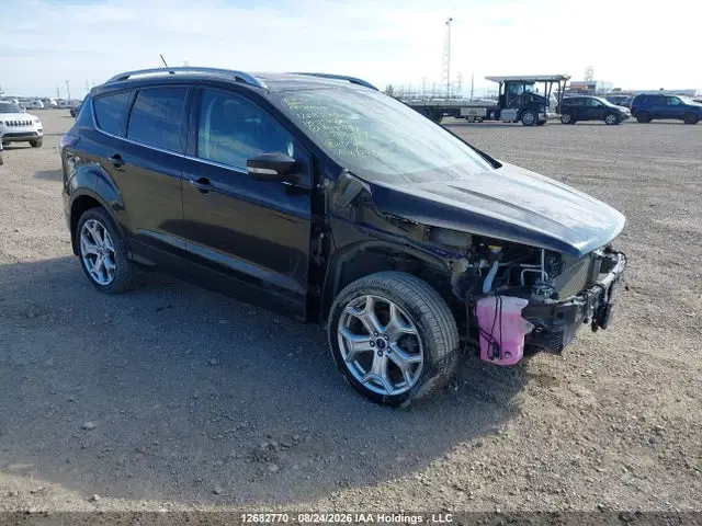 1FMCU9J98JUA45471 — 2018 Ford Escape Titanium, Передняя часть (Front), фото до ремонта