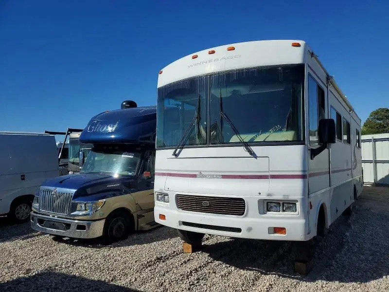 2002 WINNIBAGO RECREATIONAL VEHICLE (RV) VIN 1FCMF53S520A05952 фото 2