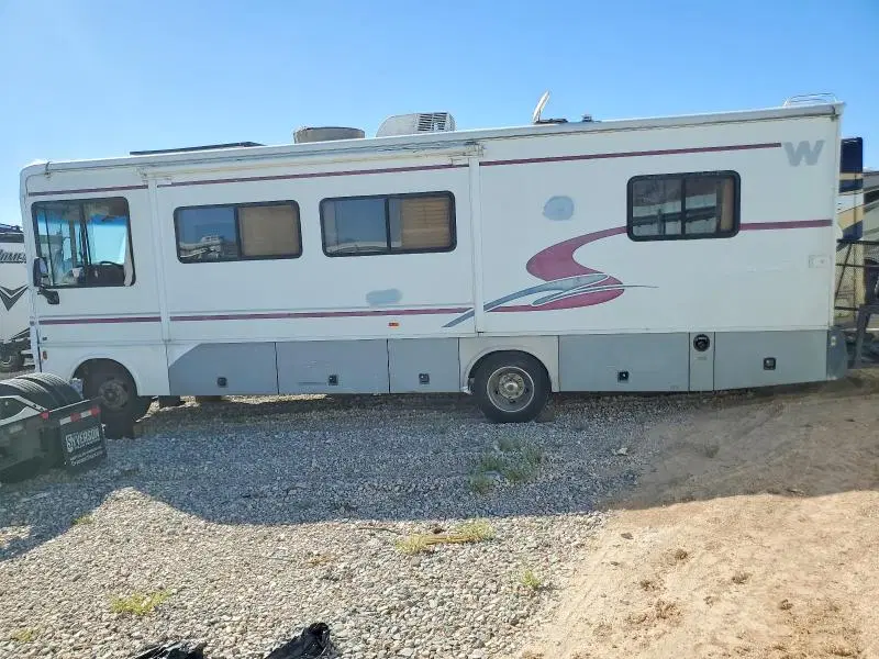 2002 WINNIBAGO RECREATIONAL VEHICLE (RV) VIN 1FCMF53S520A05952 фото 3
