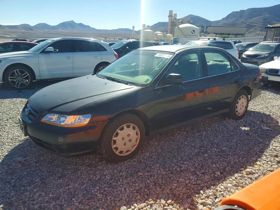 1HGCG66551A063199 — 2001 Honda Accord, MINOR DENT/SCRATCHES, фото до ремонта
