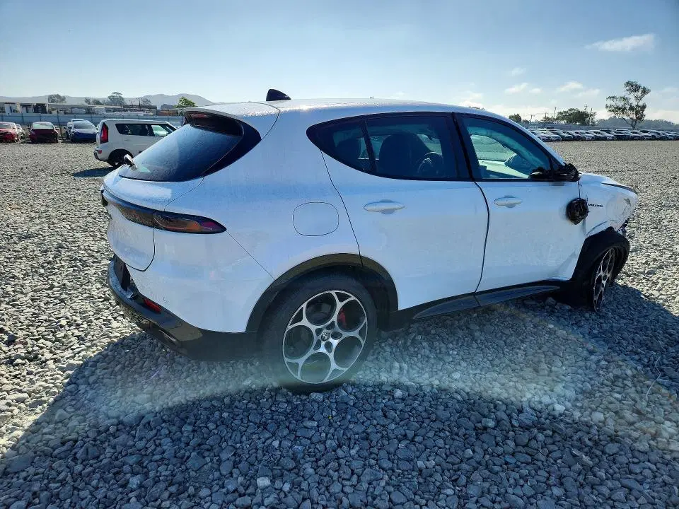 2024 Alfa Romeo Tonale VIN ZASPATDW6R3041728 фото 3