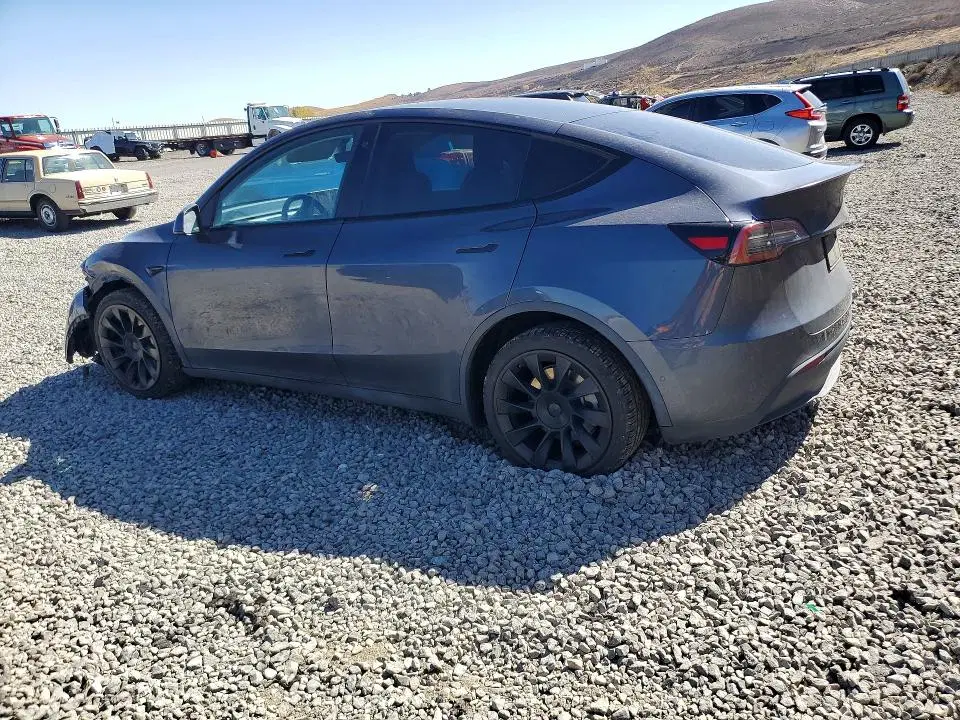 2020 Tesla Model Y VIN 5YJYGDEF9LF023916 фото 2