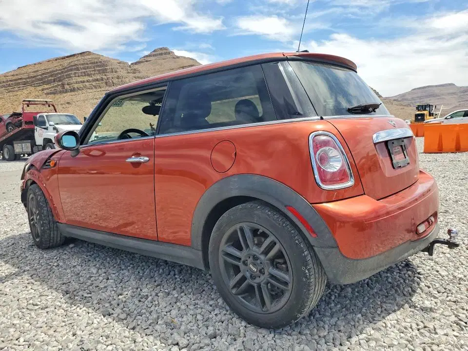 2011 MINI COOPER VIN WMWSU3C56BT099220 фото 2