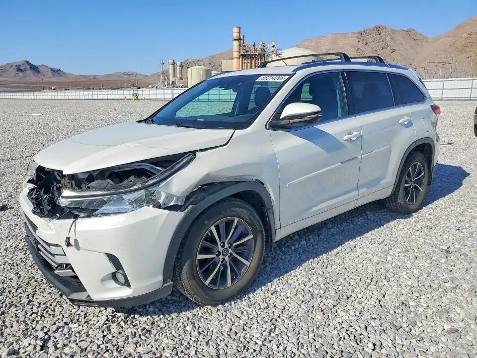 5TDJZRFHXJS814134 — 2018 Toyota Highlander, Передняя часть (Front End), фото до ремонта
