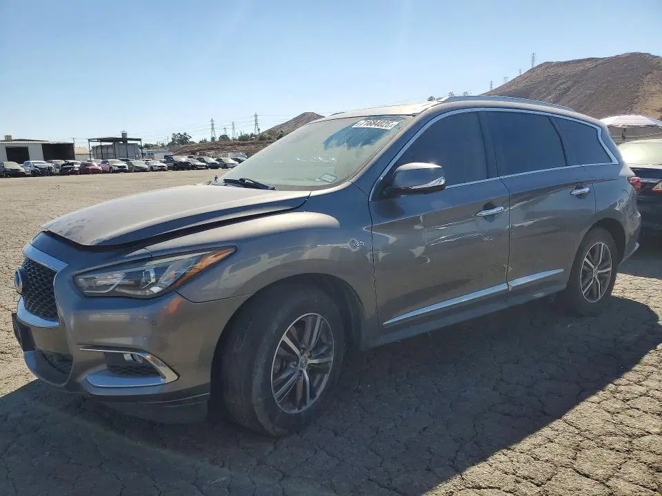 5N1DL0MN6KC502846 — 2019 Infiniti QX60, Мелкие вмятины и царапины, фото до ремонта