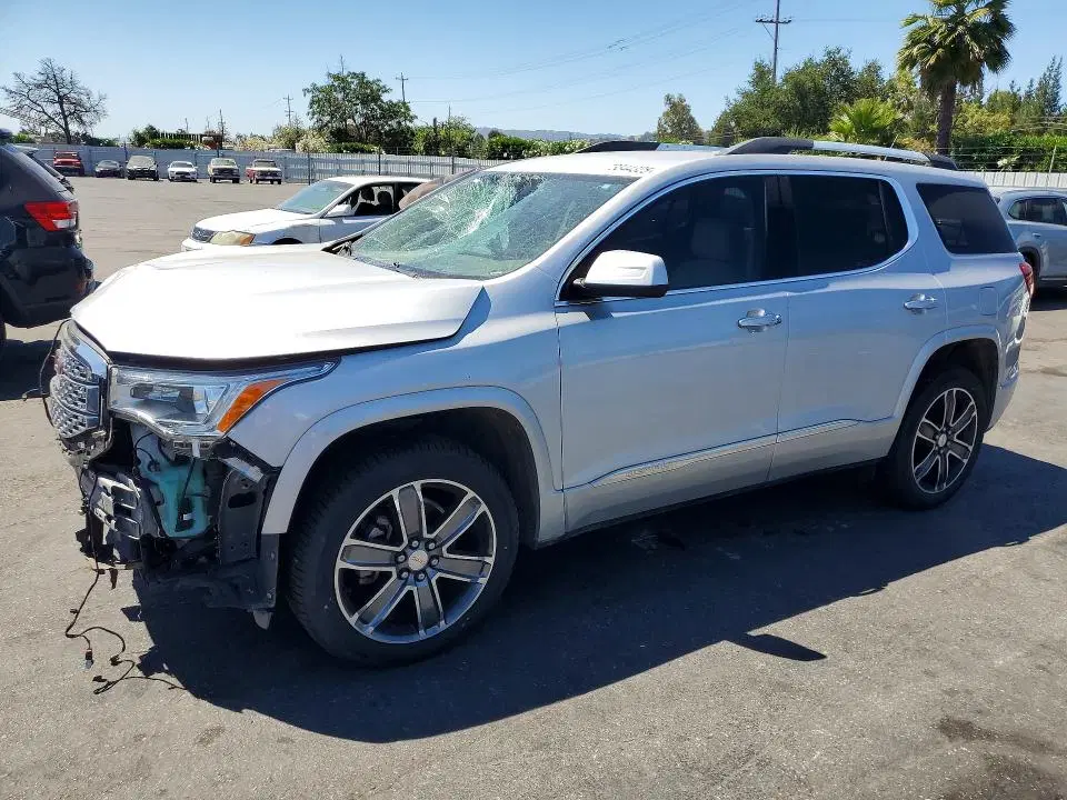 1GKKNPLS2HZ308962 — 2017 GMC Acadia, Передняя часть (Front End), фото до ремонта