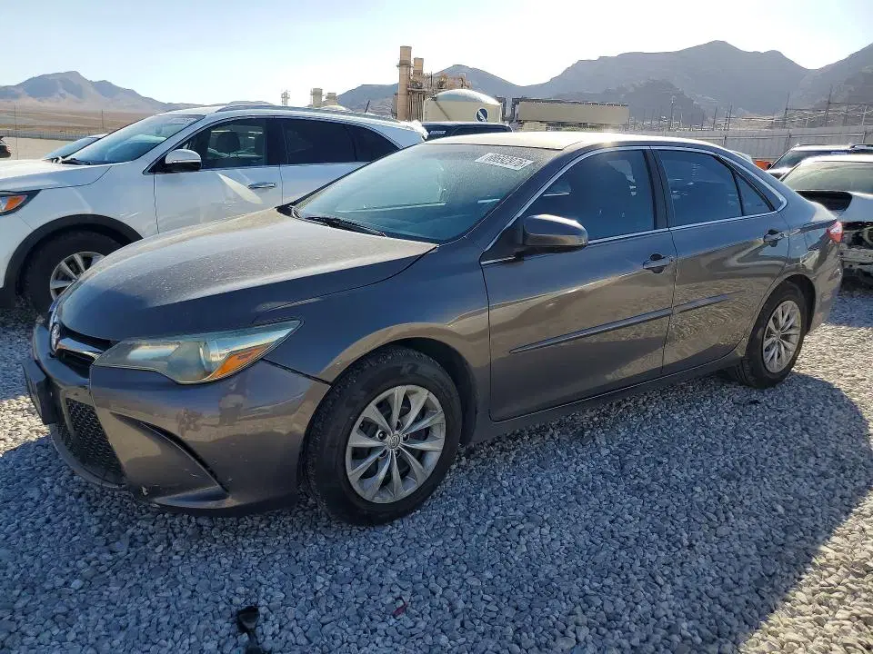 4T1BF1FK2HU350901 — 2017 Toyota Camry, Боковая часть (Side), фото до ремонта