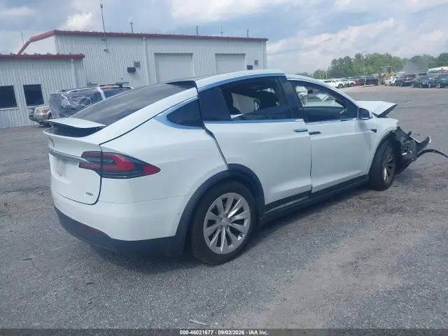 2018 Tesla Model X 100d/75d/p100d VIN 5YJXCBE29JF114027 фото 4